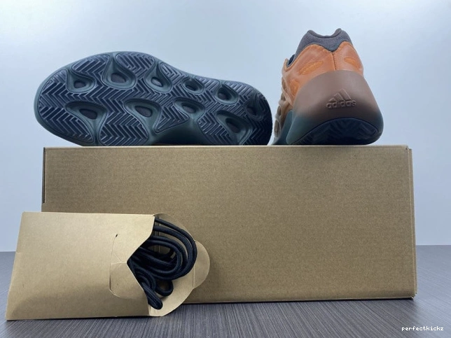 V3 Yeezy Adidas Boost Copfade GY4109 700 0801